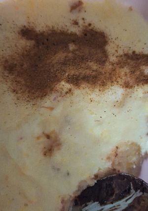 A picture of Cinnamon fruit ice cream healthy.