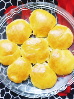 A picture of Dinner Rolls.