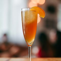 A picture of Peach Perfect (Cocktail).