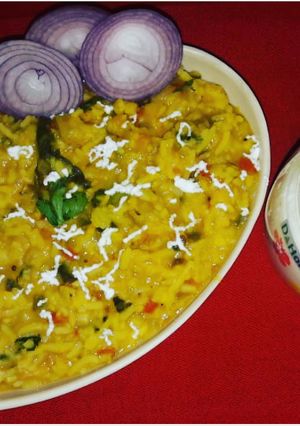 A picture of Daliya dalrice khichdi.