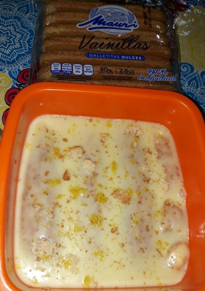 Una foto de Postre vainillas y limón 😋🍋 SIN HORNO 💥💣