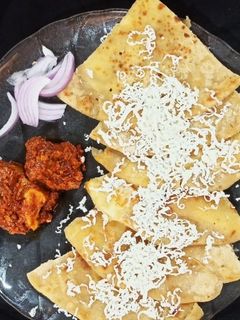 ચિઝી રોટી (Cheesy Roti Recipe In Gujarati) રેસીપી મુખ્ય ફોટો