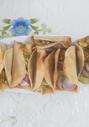 ટાકોઝ (Tacos Recipe In Gujarati) રેસીપી મુખ્ય ફોટો