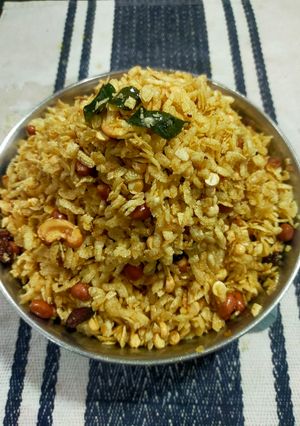 A picture of Poha Chivda.