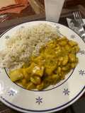 Pollo al curry cremoso