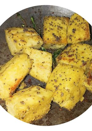 A picture of Khaman dhokla.