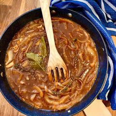 A picture of Best Onion Gravy EVER.