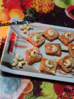 काजू बादाम कतली/बर्फी (kaju badam katli barfi recipe in Hindi) रेसिपी मुख्य फोटो