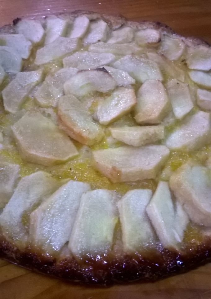 Una foto de Tarta muy simple de manzana con masa sin manteca