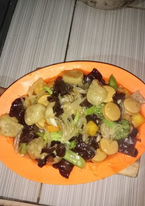 Foto resep Sapo brokoli daging sosis dan bakso (kuah kental)