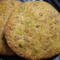 A picture of Aloo palak ki kachori.