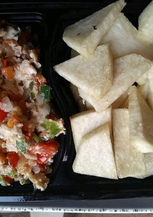 A picture of Fried yam with egg sauce.