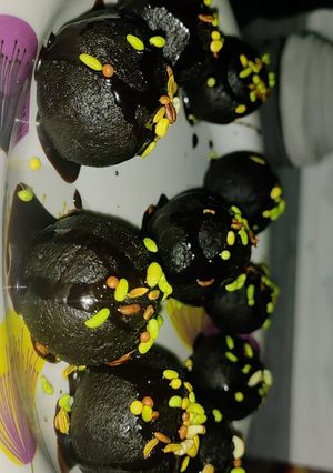 A picture of Chocolate Balls.