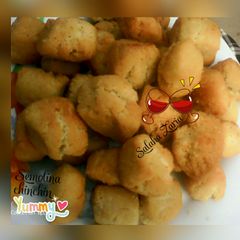 A picture of #semolina milky chinchin#.