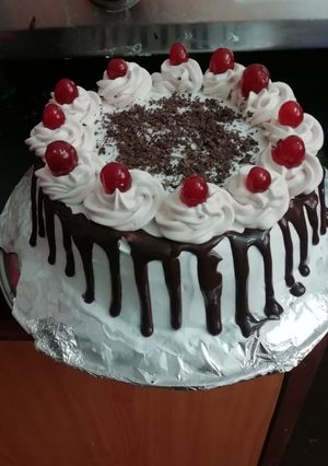 A picture of Vanilla with chocolate cake.