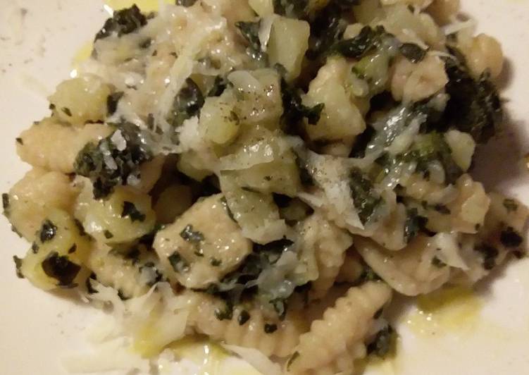 Malloreddus con cavolo nero e patate