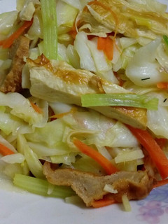 煙燻豆包炒高麗菜(全素) 的食譜成品照片