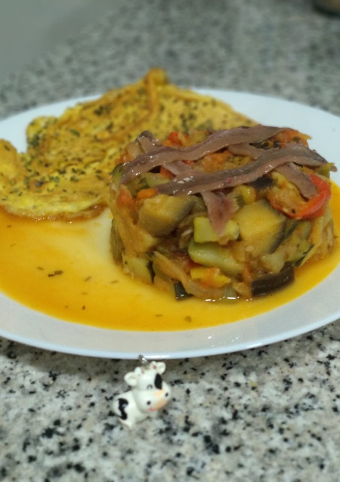 Una foto de Pisto con anchoas