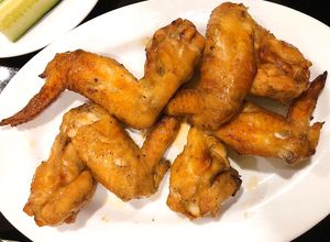 Hình của món Cánh gà nướng mật ong.