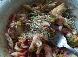 Una foto de Ensalada con vegetales frescos