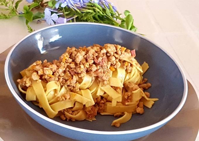 Tagliatelle al ragù bianco