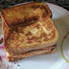 A picture of French Toast.
