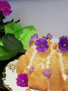 Una foto de Violets Bundt Cake...de Violetas
