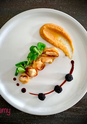 Foto di BOCCONCINI DI POLLO ALLA CANNELLA E PUREA DI LELE ALL''ARMAGNAC
