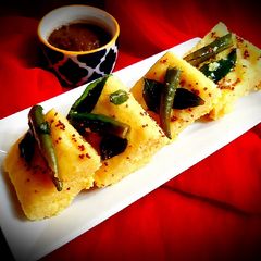A picture of Khaman Dhokla.
