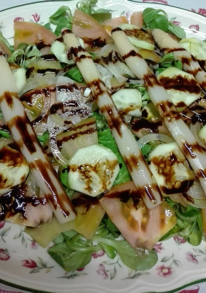 Una foto de Ensalada completa como plato único