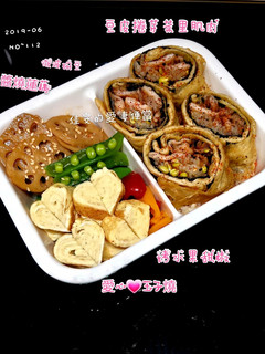 豆皮捲芽菜里肌肉 的食譜成品照片