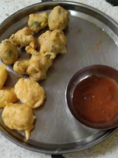 ભજીયા(bhajiya recipe in gujarati) રેસીપી મુખ્ય ફોટો