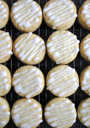 A picture of Lemon Shortbread Cookies.