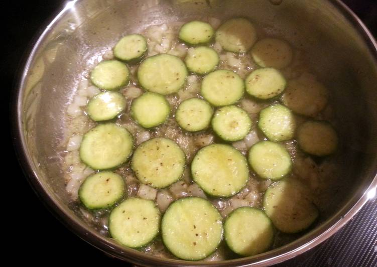 Recipe of Speedy taisen&#39;s fried zucchini