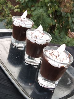इटालियन हॉट चॉकलेट शॉट (Italian hot chocolate shot recipe in Hindi) रेसिपी मुख्य फोटो