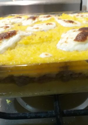 Una foto de Pastel de carne y polenta