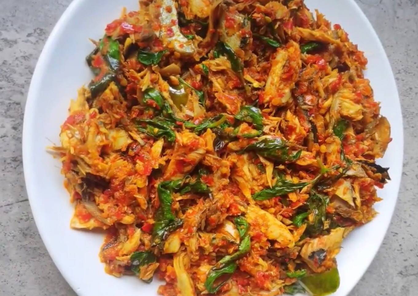Tongkol suwir kemangi