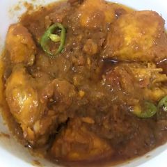 A picture of Spicy Chicken Tikka Karahi.