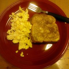 A picture of easy cinnamon freanch toast.