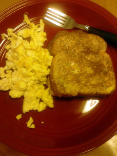 A picture of easy cinnamon freanch toast.