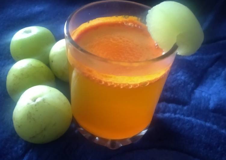 Amla& turmeric golden morning detox drink