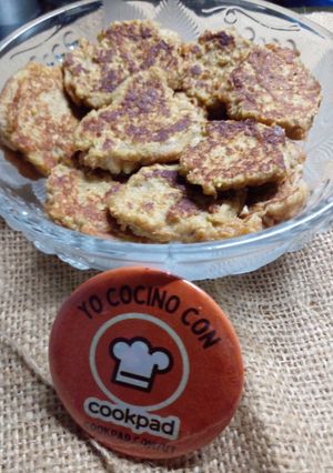 Una foto de Panquequitos de manzana y mantequilla de maní BLW