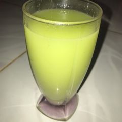 A picture of Cucumber nd ginger.