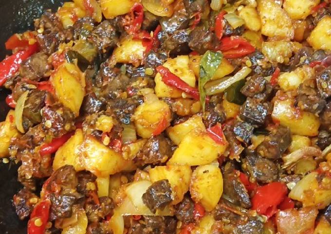 Resep Sambal goreng hati sapi &amp; kentang yang Enak