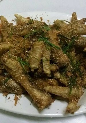 Hình của món Chân gà rang muối.