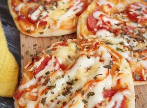 Foto resep Pizza Mini Simple dan Empuk ala Sukma