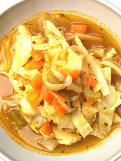 Una foto de Sopa de col con especias