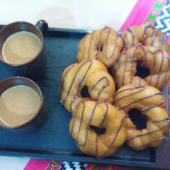 A picture of Flower Donuts.