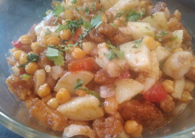 Chicken chana chaat