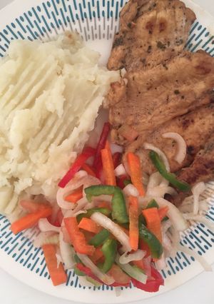 Una foto de Almuerzo colombiano